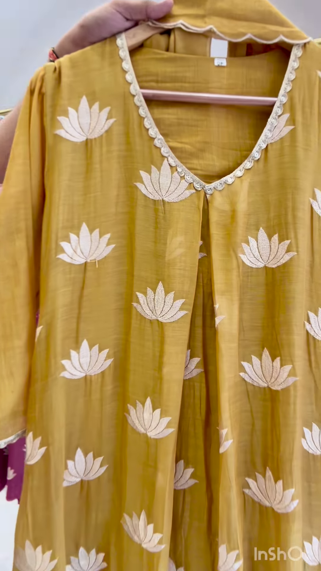 Elegant Floral Embroidered Kurta Set – Graceful & Chic - Image 3