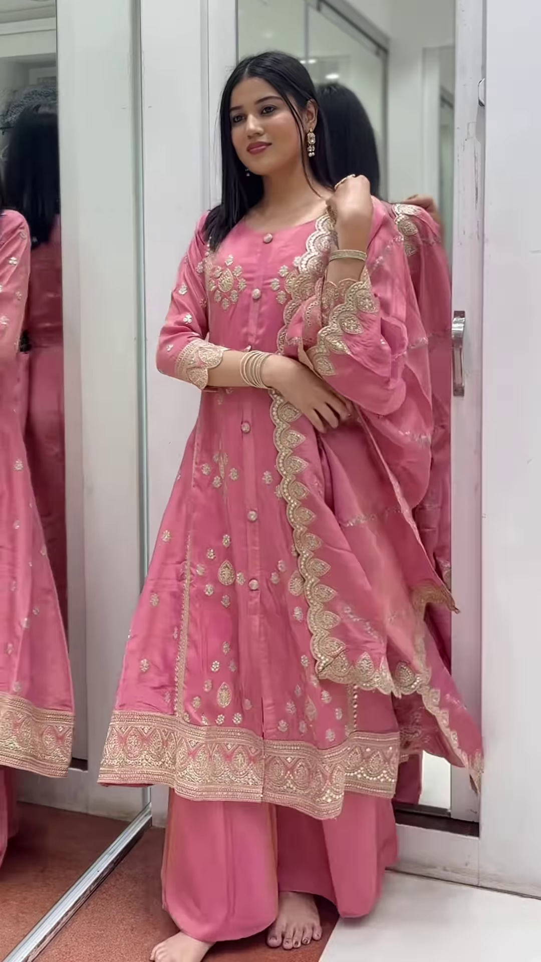 Women’s Embroidered Anarkali Kurta Set – A Timeless Blend of Tradition & Elegance - Image 3