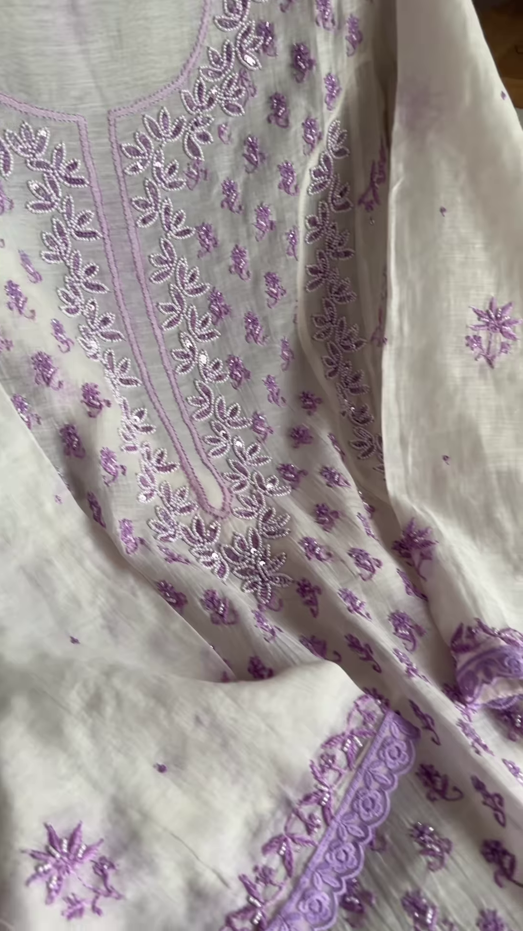 Elegant Lavender Embroidered Chikankari Suit - Image 4